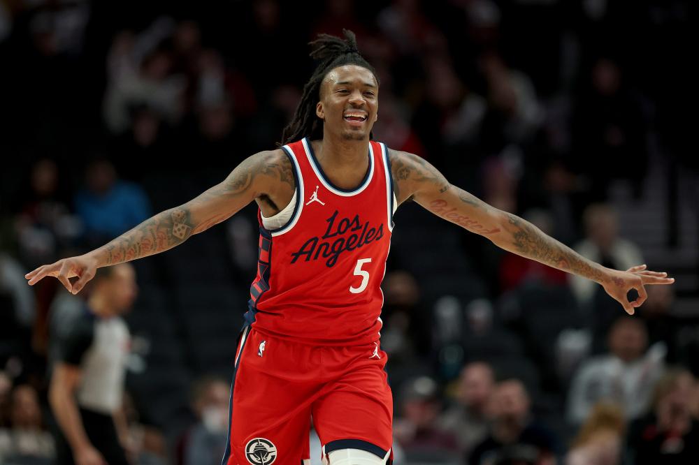 她并没有任 她并没有任